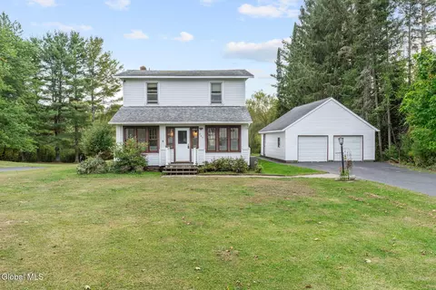 245 Scenic Dr, Hagaman, NY 12086