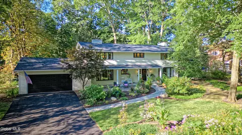 1970 Village Rd, Niskayuna, NY 12309
