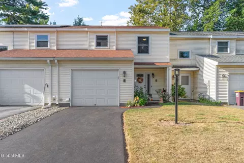 6 Heartwood Ct, Clifton Park, NY 12065