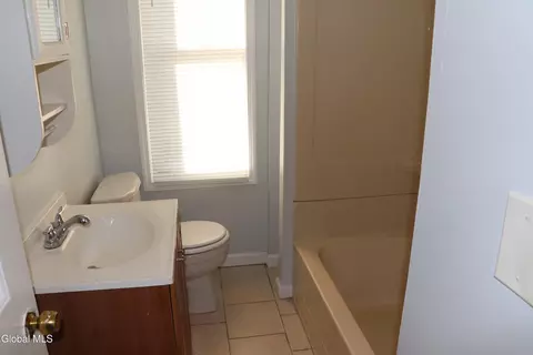 Bath - 845 Eastern Ave, Schenectady, NY 12308 photo 1 of 1