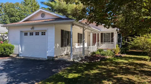26 Ledgeview Dr, Lake George, NY 12845