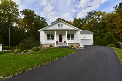 46 Tom Sawyer Dr, Gansevoort, NY 12831