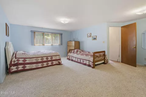Bedroom - 827 Rector Rd, Glenville, NY 12302 photo 7 of 9