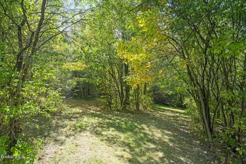 Exterior - 827 Rector Rd, Glenville, NY 12302 photo 5 of 10