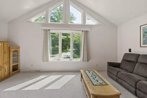 Living - 827 Rector Rd, Glenville, NY 12302 photo 4 of 6