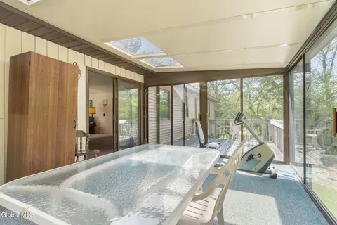 Exterior - 827 Rector Rd, Glenville, NY 12302 photo 4 of 10