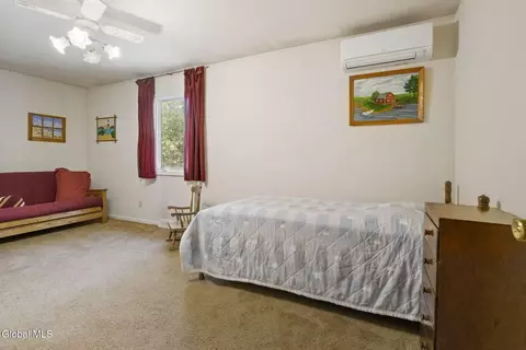 Bedroom - 827 Rector Rd, Glenville, NY 12302 photo 5 of 9