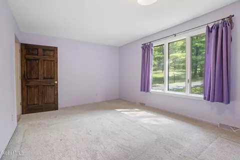 Bedroom - 827 Rector Rd, Glenville, NY 12302 photo 1 of 9