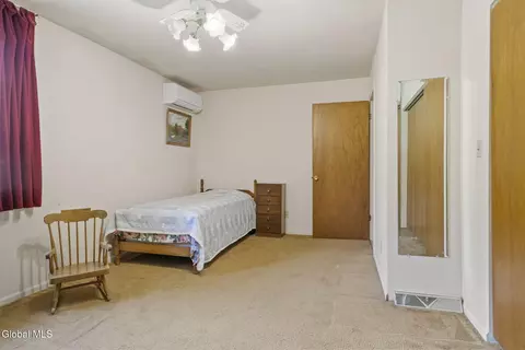 Bedroom - 827 Rector Rd, Glenville, NY 12302 photo 4 of 9