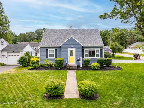 15 Forest Dr, Albany, NY 12205