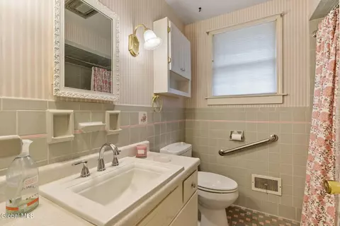 132 Snake Hill Rd, Glenville, NY 12302 photo 13