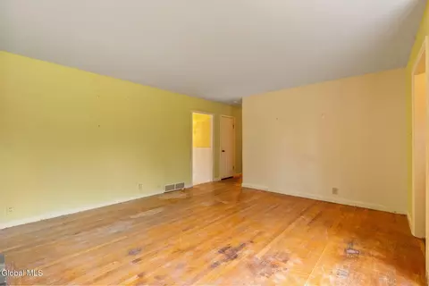 132 Snake Hill Rd, Glenville, NY 12302 photo 17