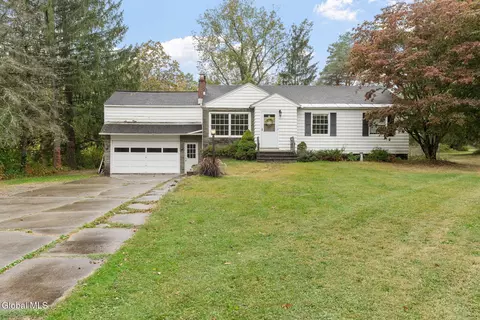 132 Snake Hill Rd, Glenville, NY 12302