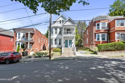 1105 Hutton St, Troy, NY 12180