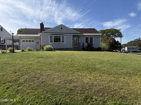 1450 Grenoside Ave, Schenectady, NY 12308 photo 4