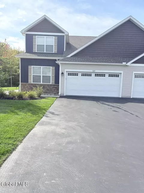 1301 Anthony St, Troy, NY 12180