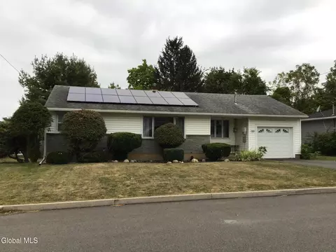 5 Crestwood Ave, Troy, NY 12180
