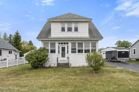 6 Oregon Ave, Rensselaer, NY 12144