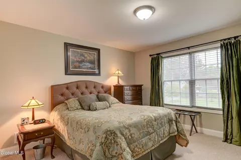 Bedroom - 212 Lisha Kill Rd, Schenectady, NY 12309 photo 7 of 7