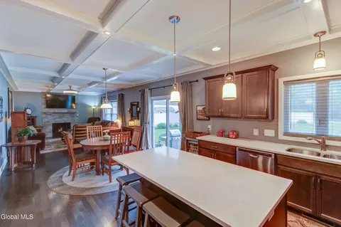 Kitchen - 212 Lisha Kill Rd, Schenectady, NY 12309 photo 6 of 7