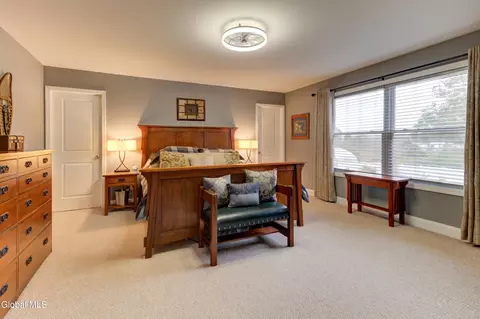 Bedroom - 212 Lisha Kill Rd, Schenectady, NY 12309 photo 5 of 7