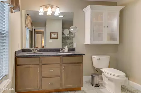 Bath - 212 Lisha Kill Rd, Schenectady, NY 12309 photo 6 of 6