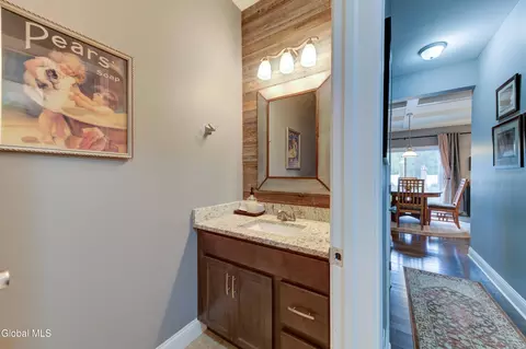 Bath - 212 Lisha Kill Rd, Schenectady, NY 12309 photo 1 of 6