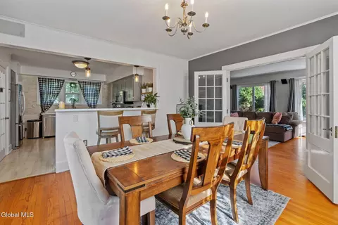 Dining - 1645 Wendell Ave, Schenectady, NY 12308 photo 1 of 3