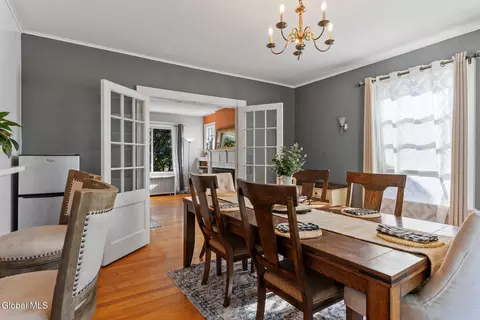 Dining - 1645 Wendell Ave, Schenectady, NY 12308 photo 2 of 3