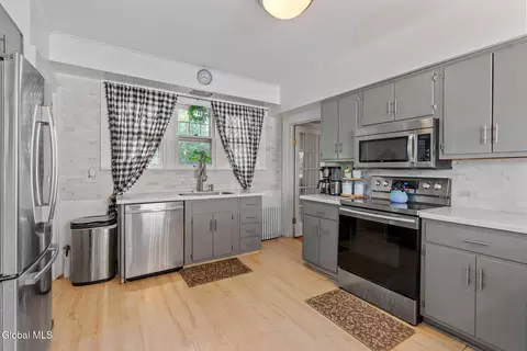 Kitchen - 1645 Wendell Ave, Schenectady, NY 12308 photo 4 of 5