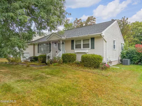 10 Greenacres Dr, Latham, NY 12110