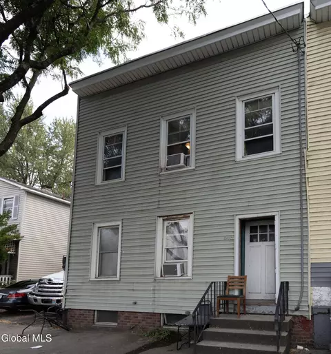 596 Livingston Ave, Albany, NY 12206