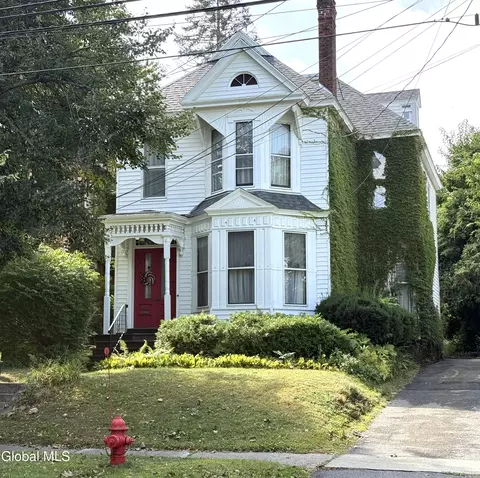 822 Union St, Schenectady, NY 12308