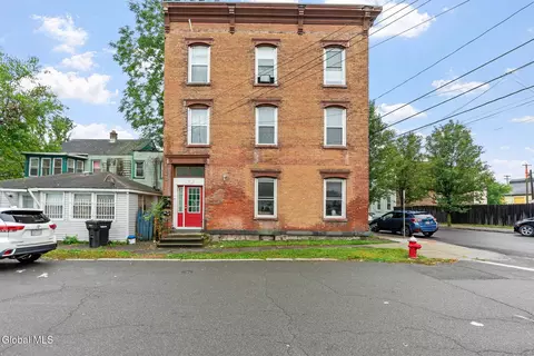 12 Tyler St, Troy, NY 12180