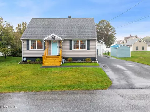 9 Lodge St, Amsterdam, NY 12010