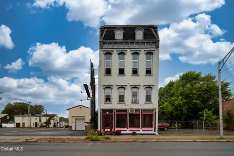 635 2nd Ave, Troy, NY 12182