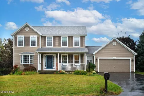 24 Francis Dr, Wynantskill, NY 12198