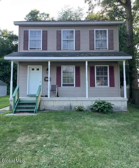 17 1st St, Hudson Falls, NY 12839