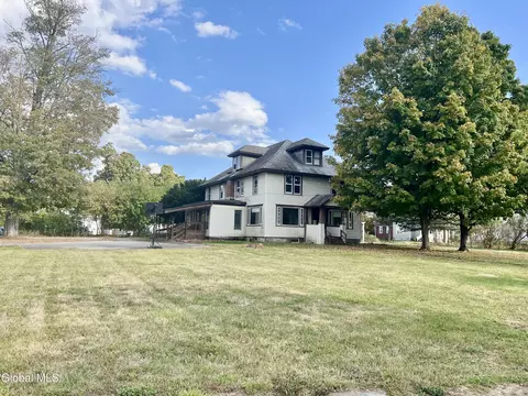 2 Quaker St, Granville, NY 12832