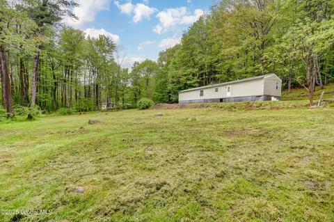 362 Beech St, Mayfield, NY 12117