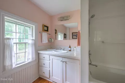 Bath - 33 Hudson St, Kinderhook, NY 12106 photo 5 of 5