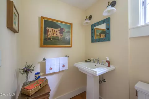 Bath - 33 Hudson St, Kinderhook, NY 12106 photo 4 of 5