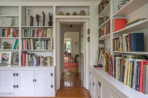 Entry Way - 33 Hudson St, Kinderhook, NY 12106 photo 4 of 8