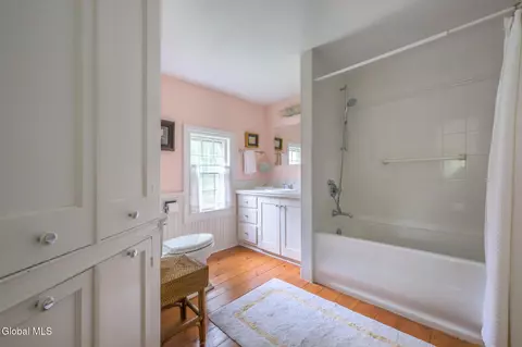 Bath - 33 Hudson St, Kinderhook, NY 12106 photo 2 of 5