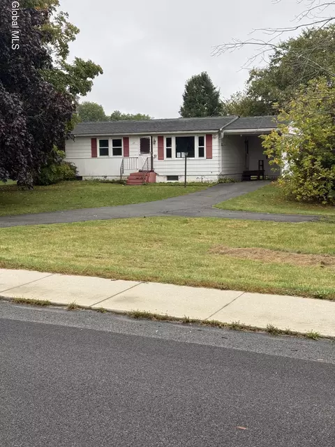 29 Ferry Rd, Crown Point, NY 12928