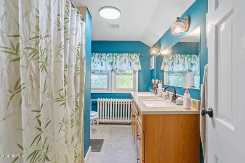 183 Maple Ave, Schenectady, NY 12302 photo 27