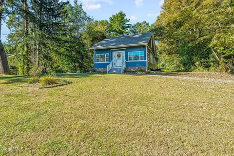 183 Maple Ave, Schenectady, NY 12302 photo 2