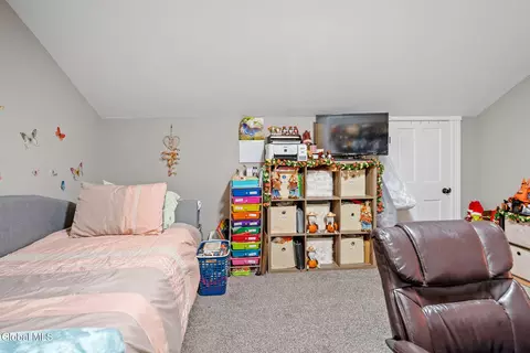 183 Maple Ave, Schenectady, NY 12302 photo 24