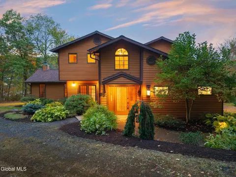 957 W Duane Lake Rd, Duanesburg, NY 12056