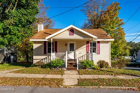 20 Herkimer St, Victory Mills, NY 12884